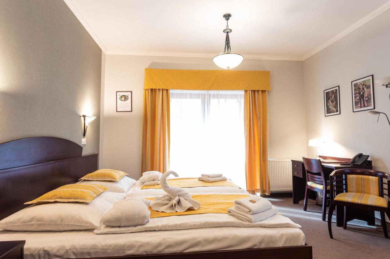 Hotel Studanka Rychnov nad Kneznou Buitenkant foto