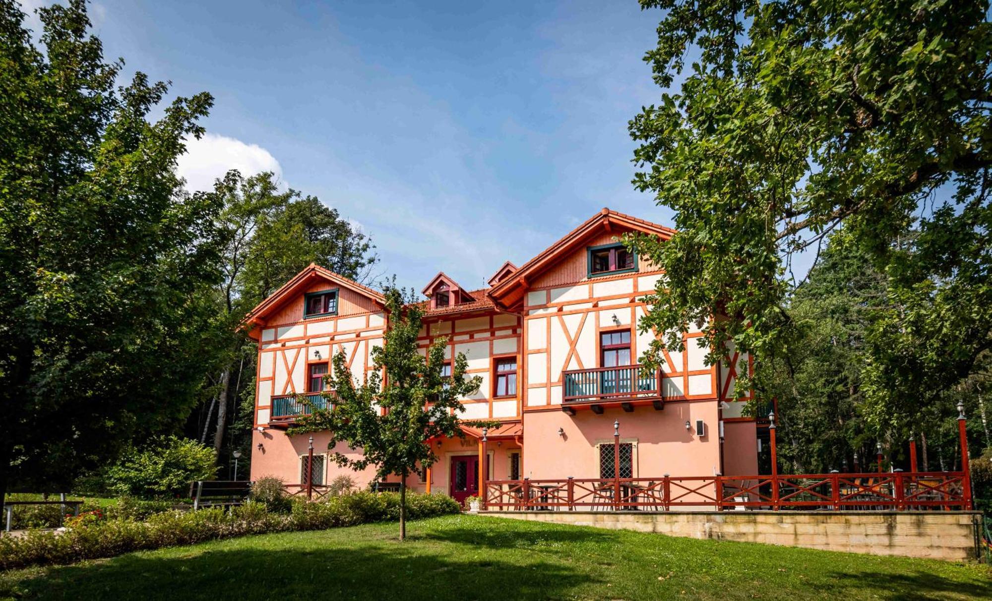 Hotel Studanka Rychnov nad Kneznou Buitenkant foto