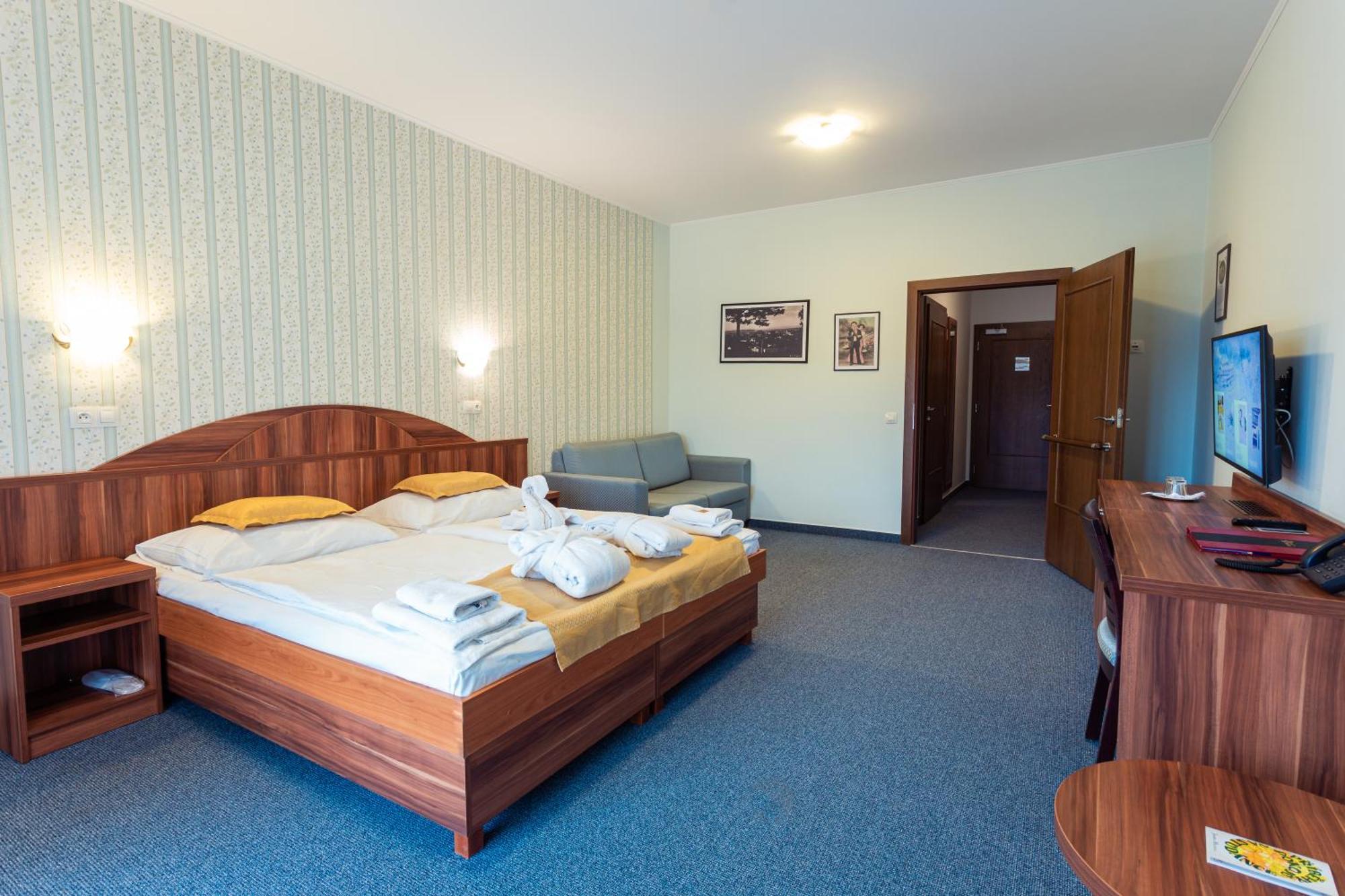 Hotel Studanka Rychnov nad Kneznou Buitenkant foto