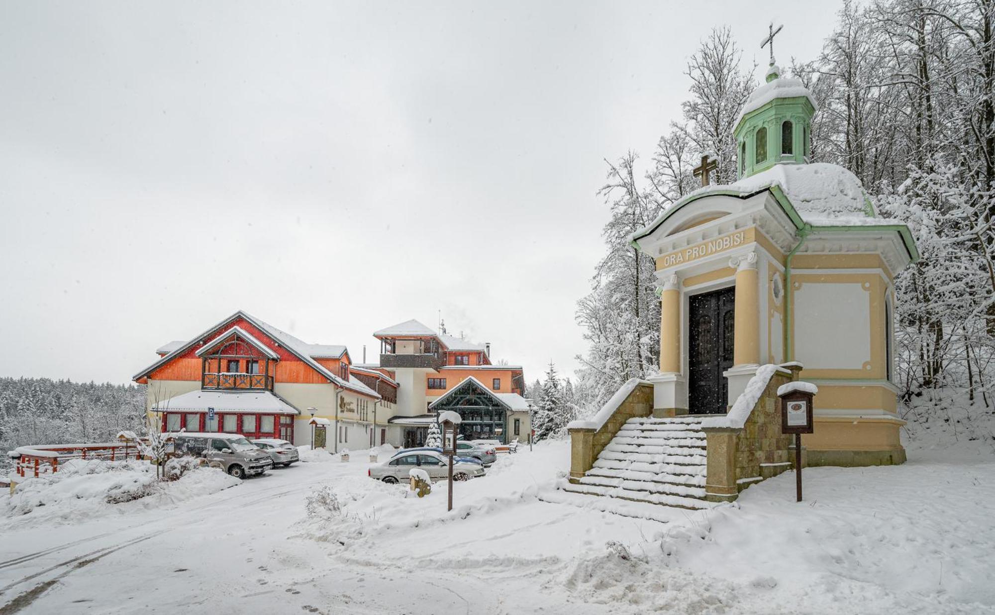 Hotel Studanka Rychnov nad Kneznou Buitenkant foto