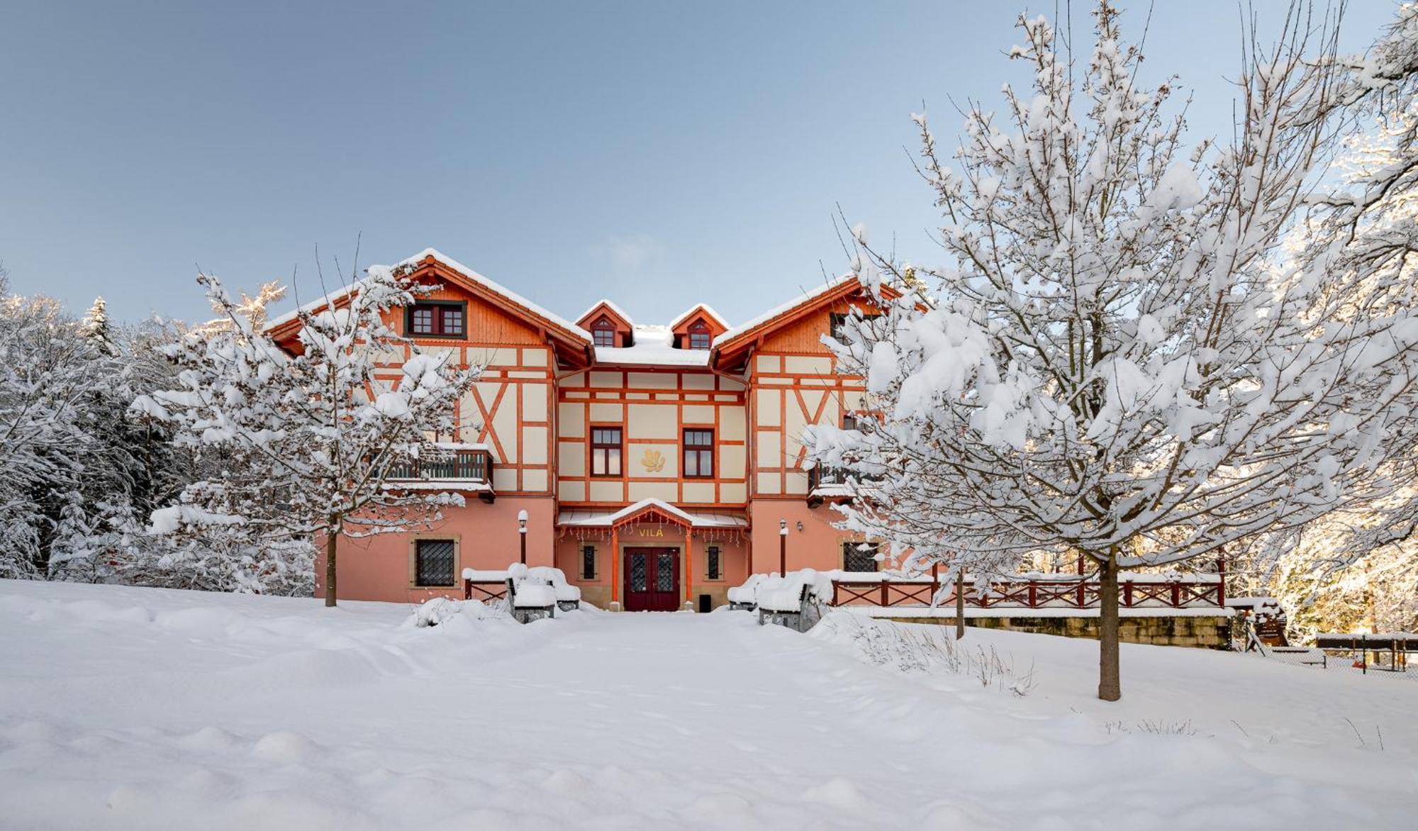 Hotel Studanka Rychnov nad Kneznou Buitenkant foto