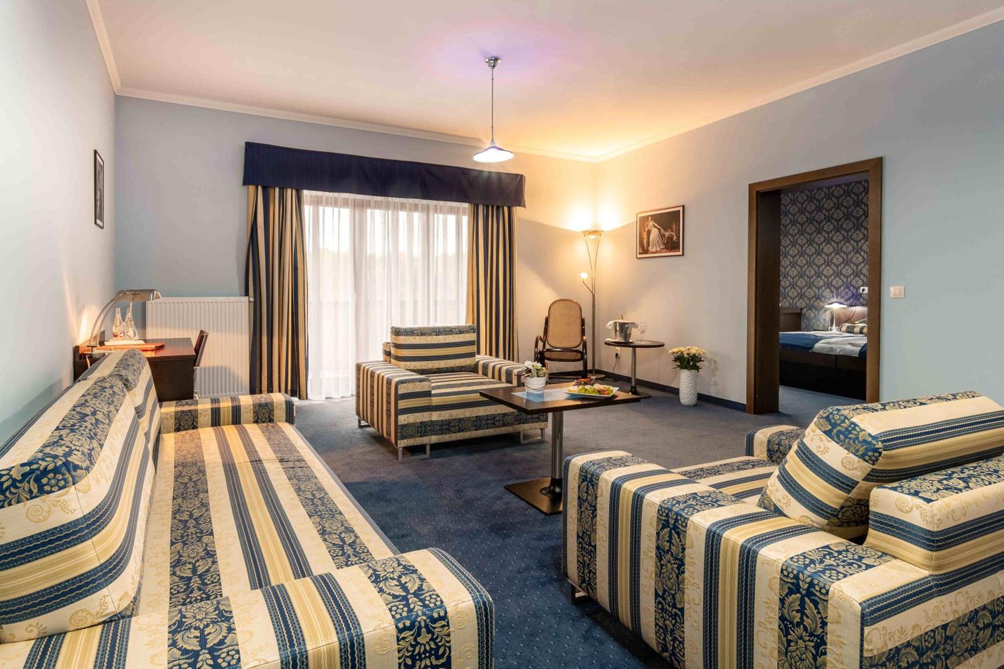 Hotel Studanka Rychnov nad Kneznou Buitenkant foto
