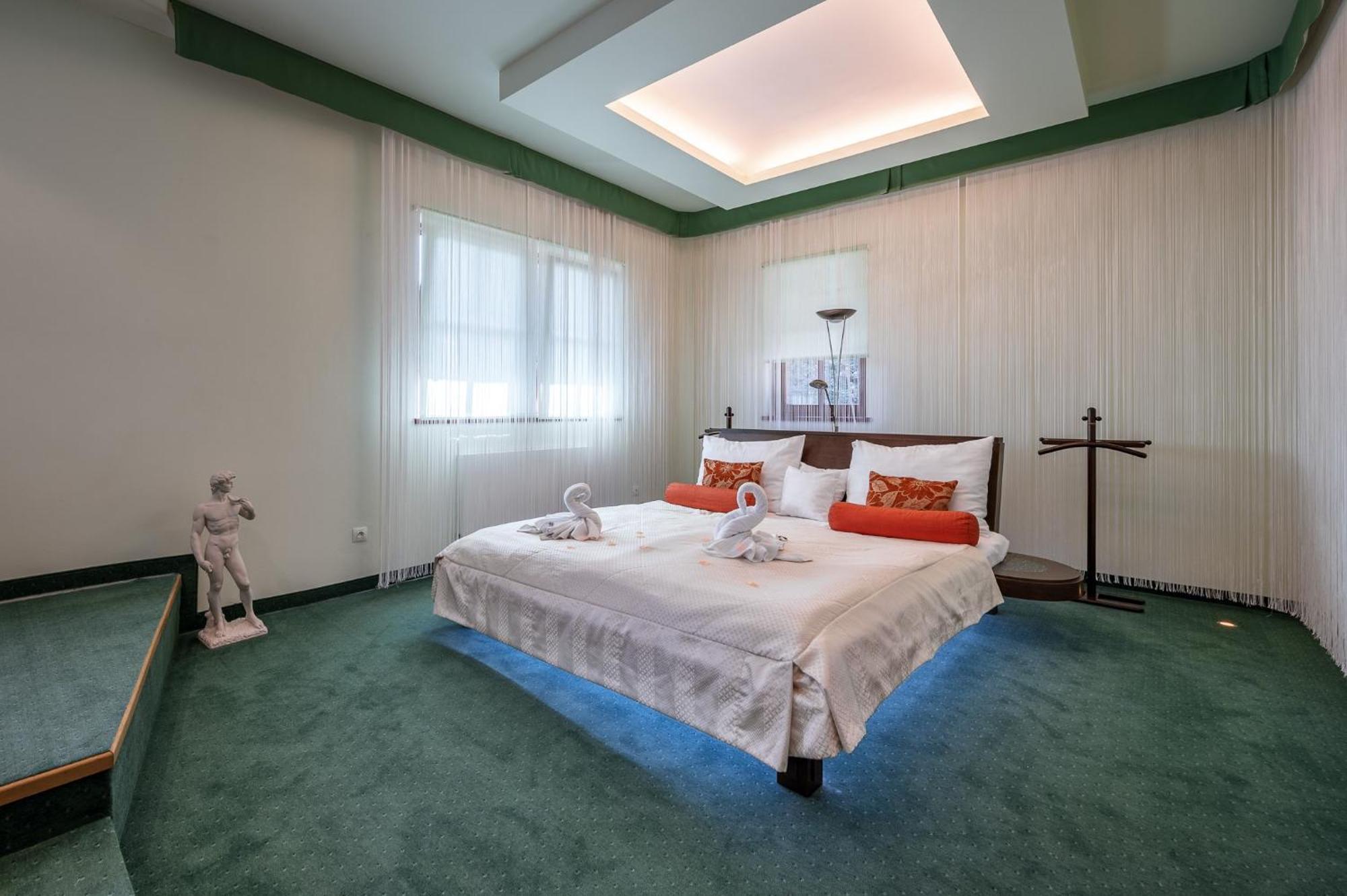 Hotel Studanka Rychnov nad Kneznou Buitenkant foto